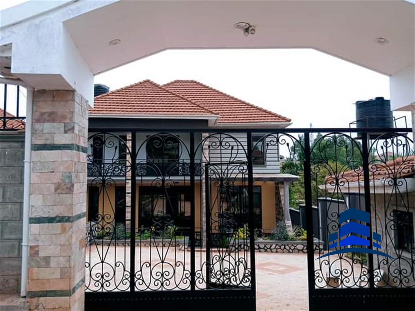 Villa for sale in Kira Wakiso