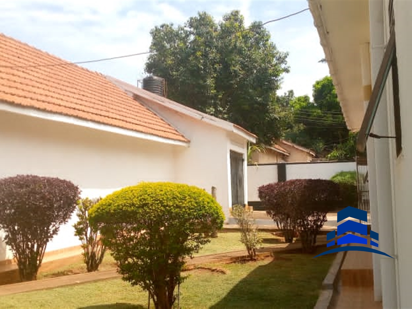 Bungalow for rent in Muyenga Kampala