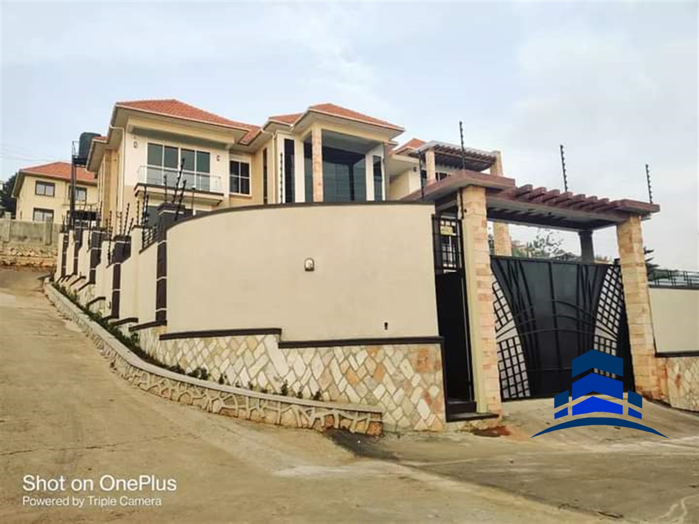 Mansion for sale in Lubowa Wakiso