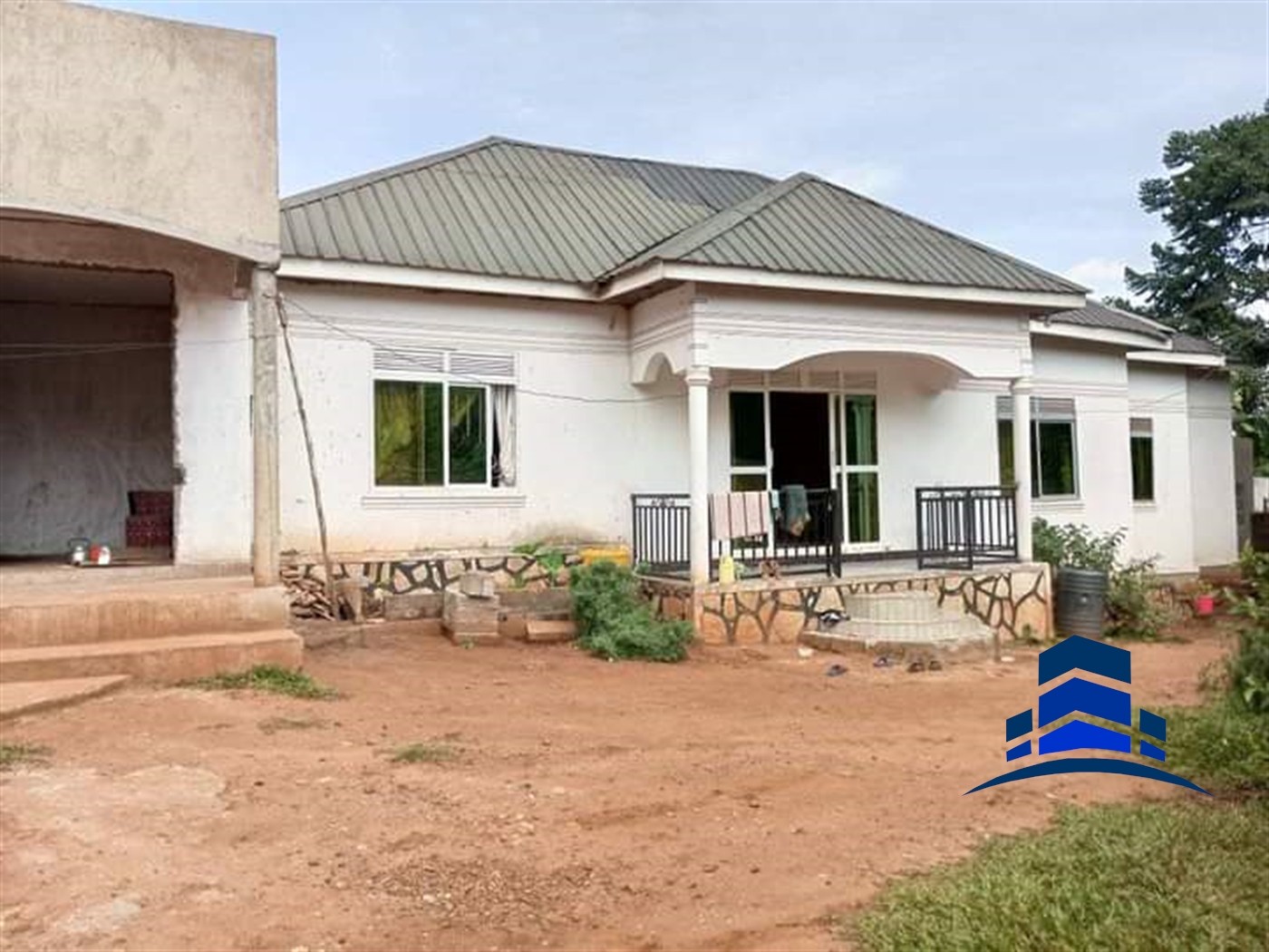 Storeyed house for sale in Seguku Wakiso