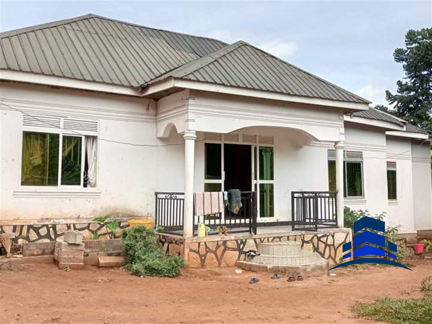 Storeyed house for sale in Seguku Wakiso