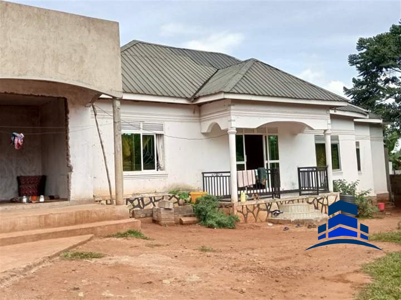 Storeyed house for sale in Seguku Wakiso