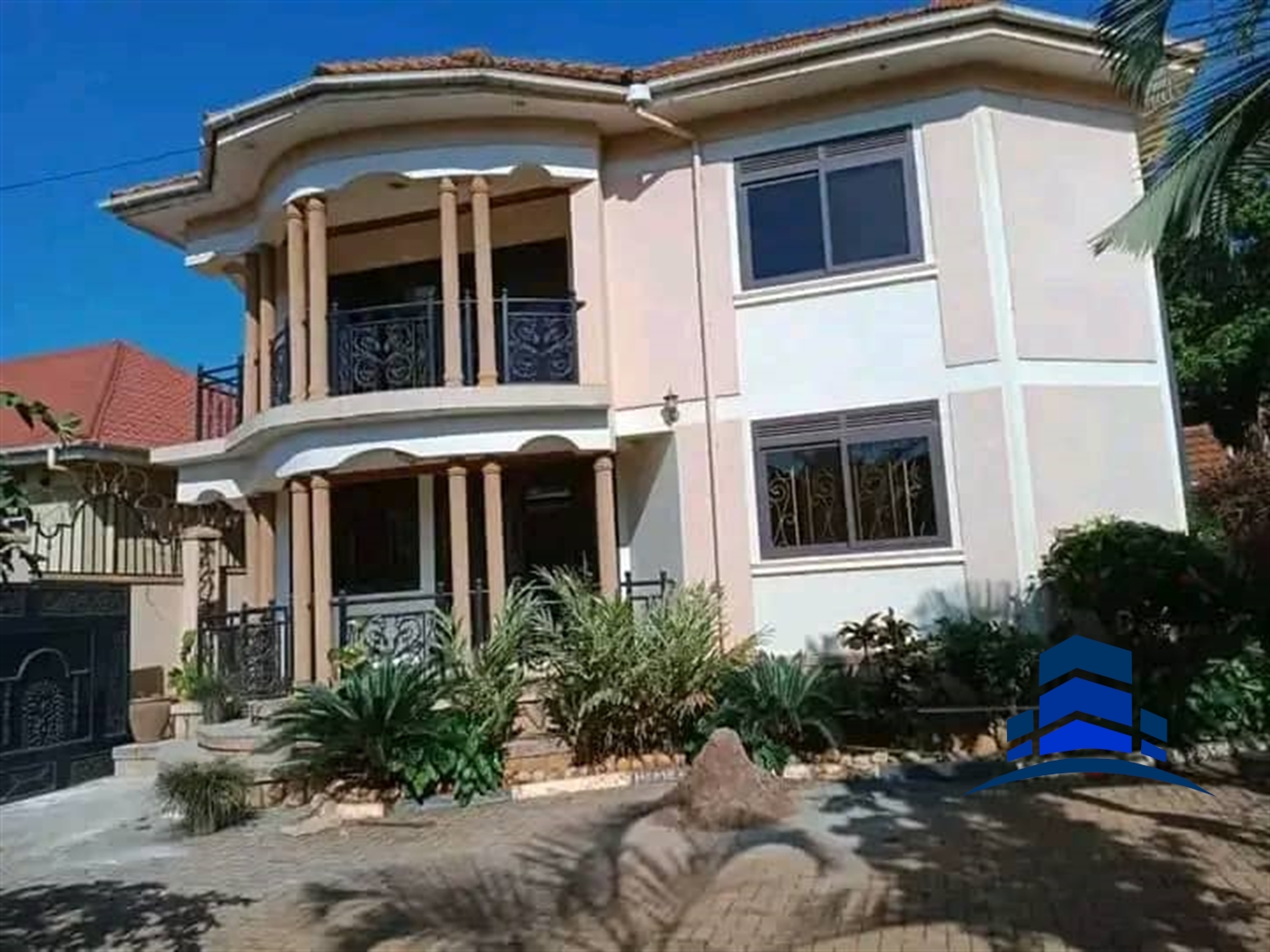 Villa for sale in Salaama Kampala