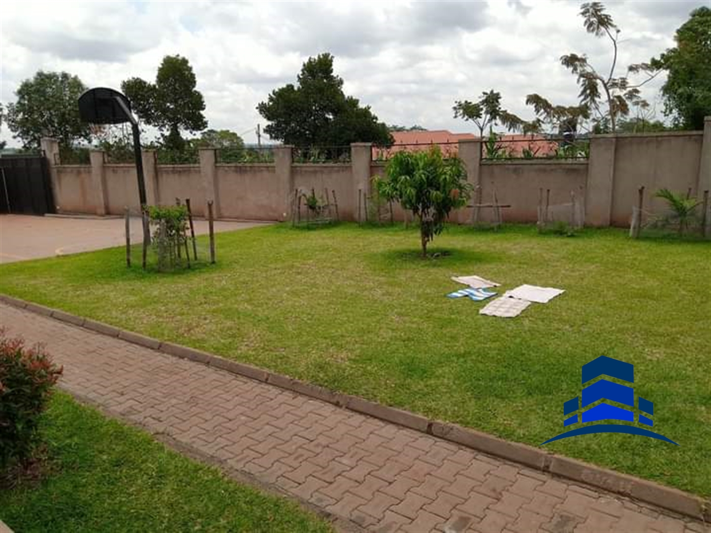 Villa for sale in Kira Wakiso