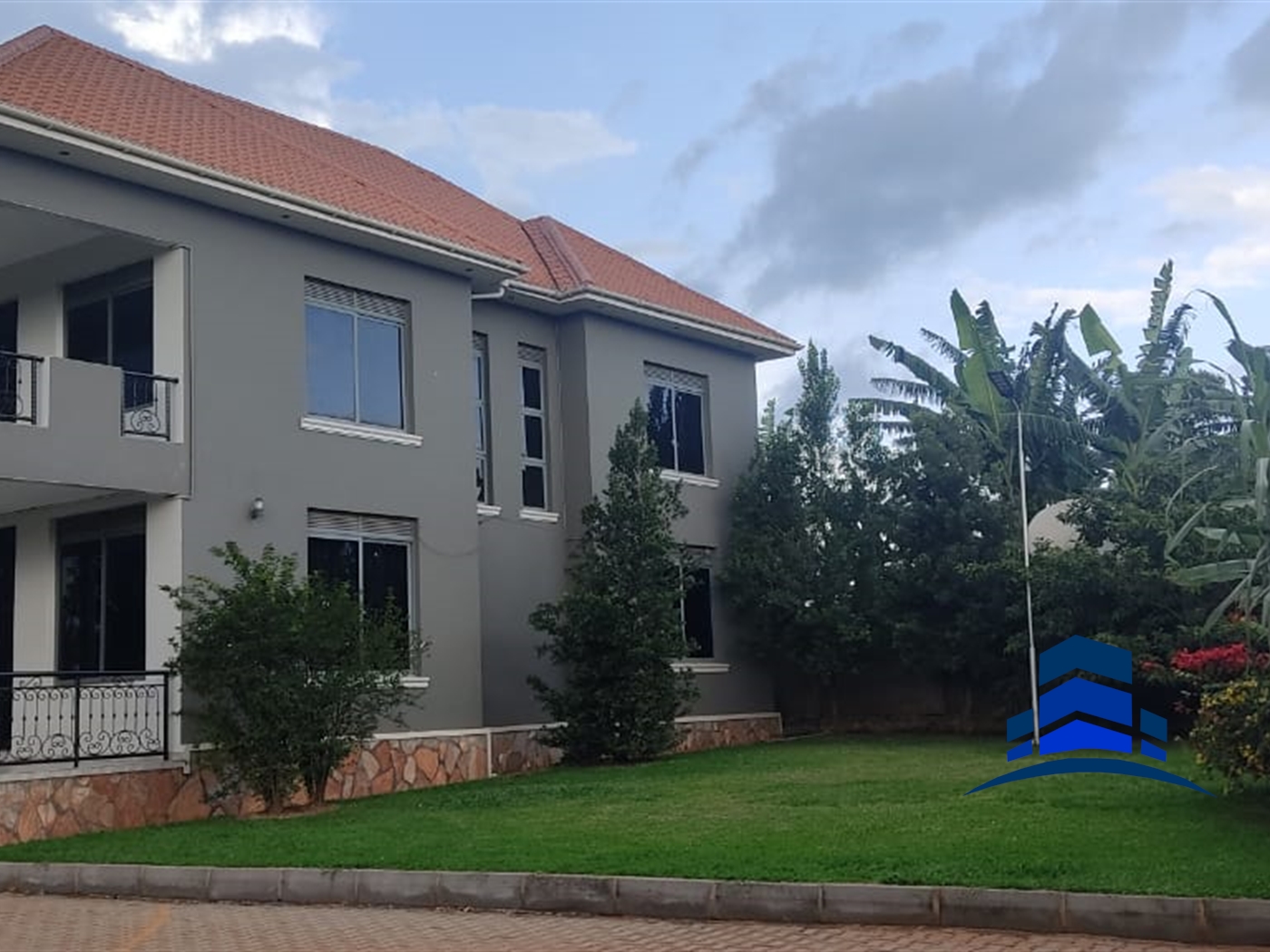 Villa for sale in Kira Wakiso