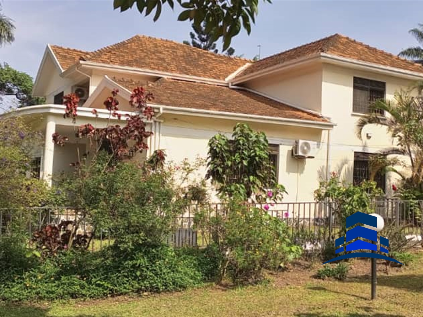 Villa for rent in Bugoloobi Kampala