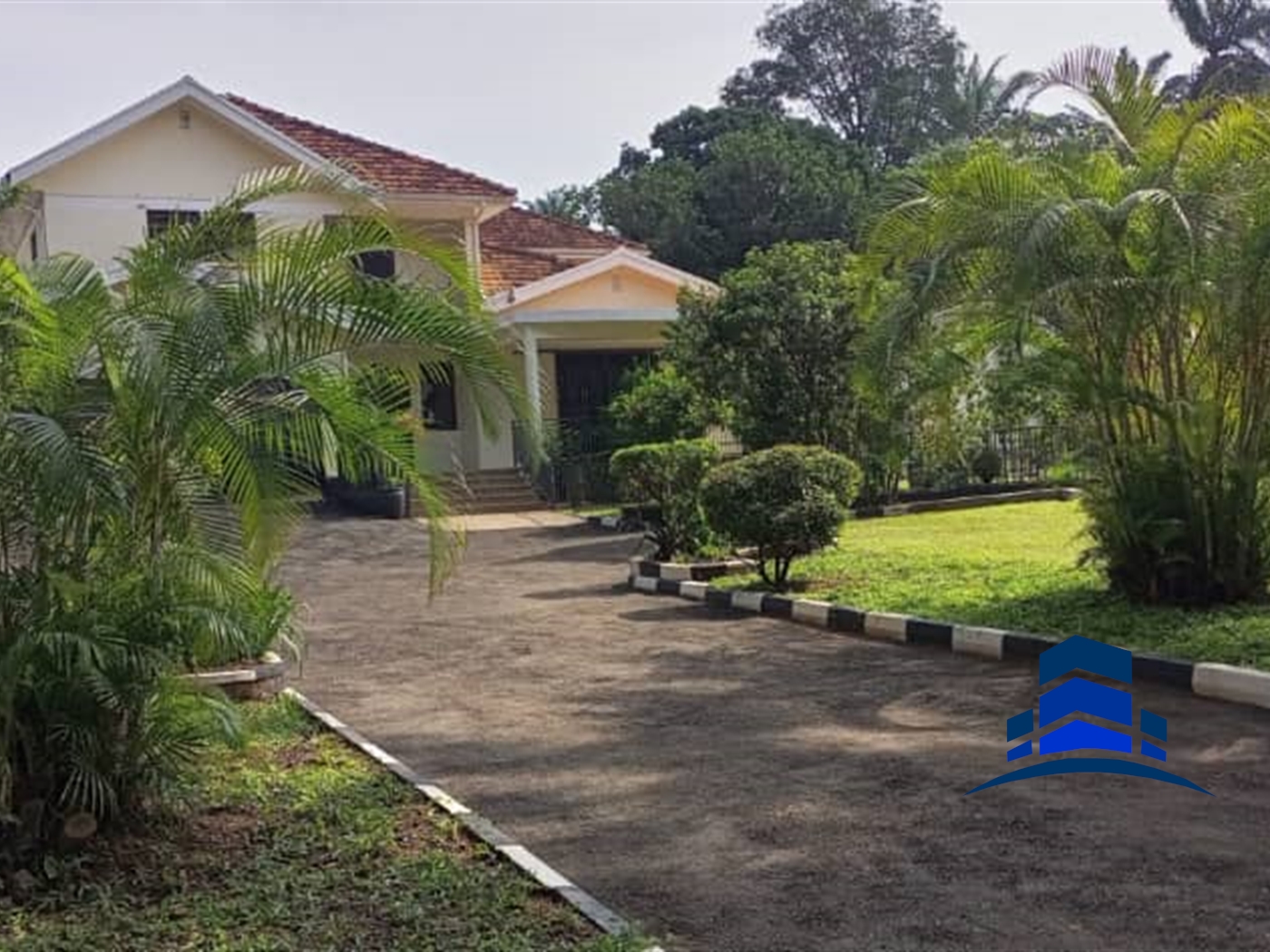 Villa for rent in Bugoloobi Kampala