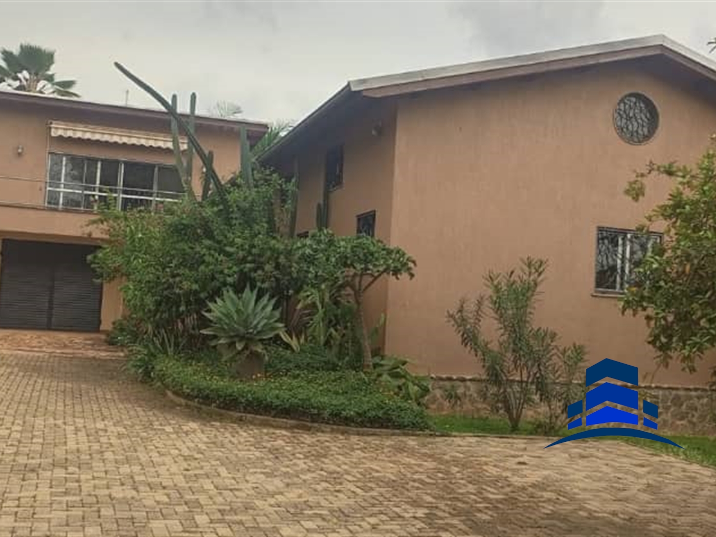 Villa for rent in Bugoloobi Kampala