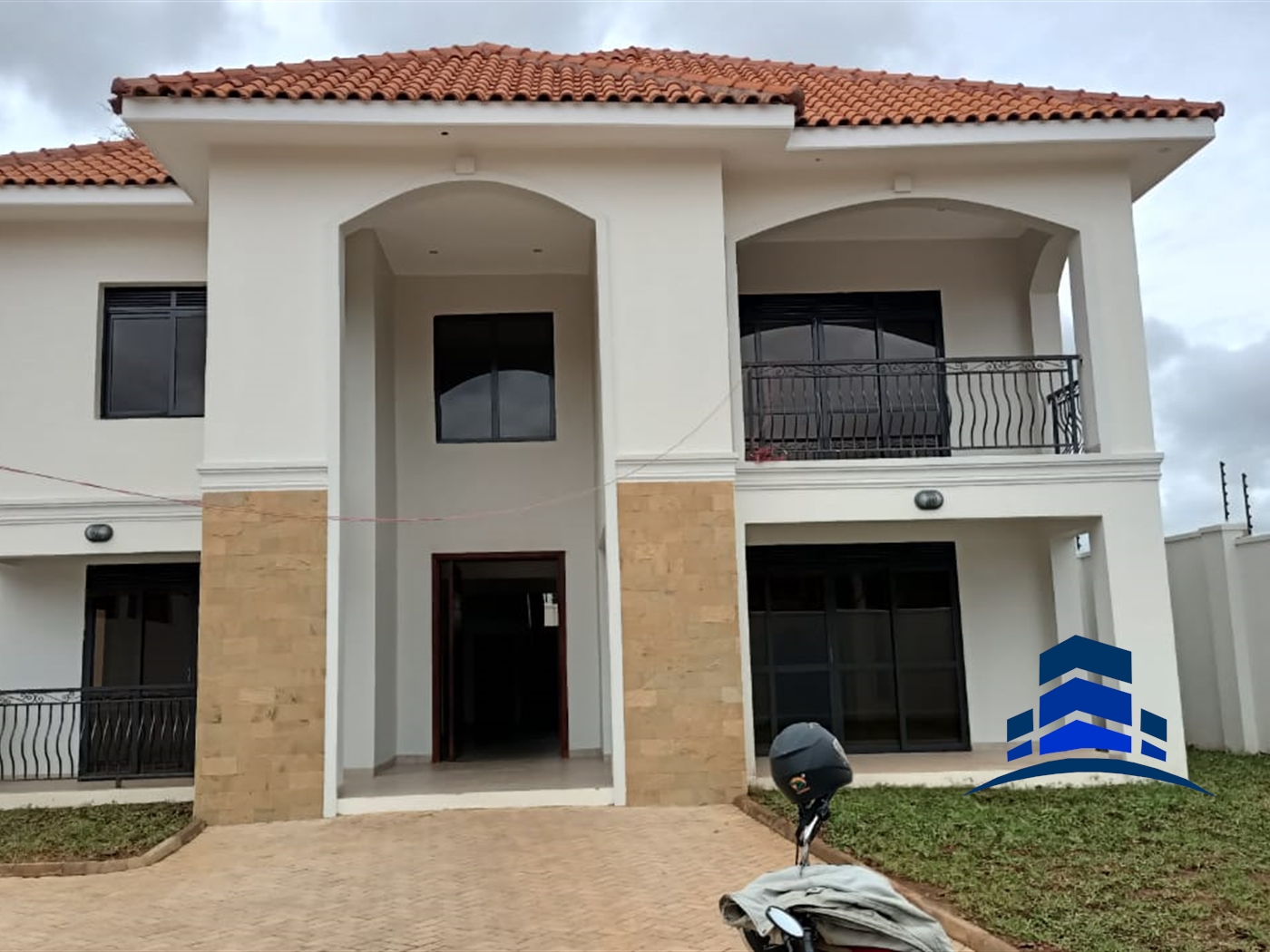 Villa for sale in Muyenga Kampala