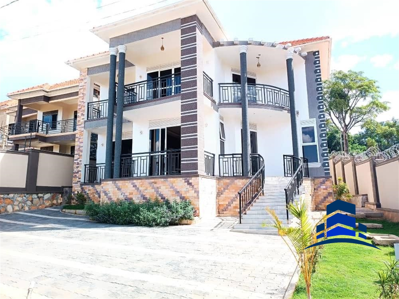 Villa for sale in Kiwaatule Wakiso
