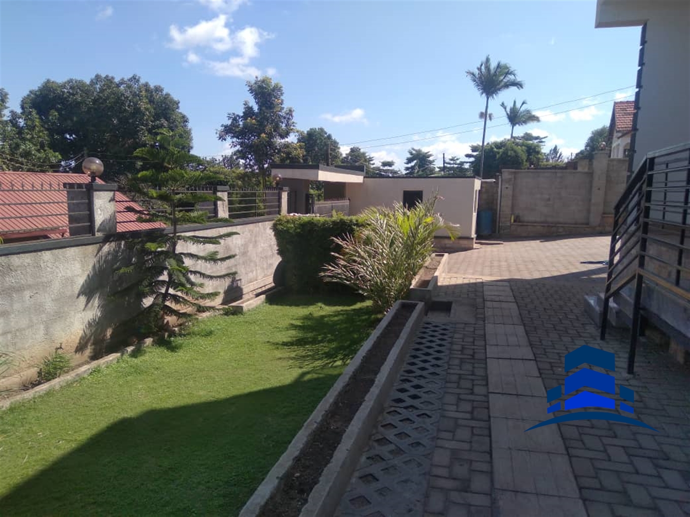 Villa for sale in Seguku Wakiso