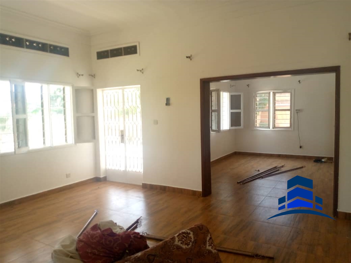 Bungalow for rent in Bugoloobi Kampala