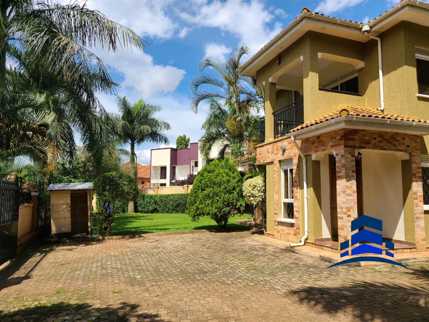 Villa for sale in Muyenga Kampala