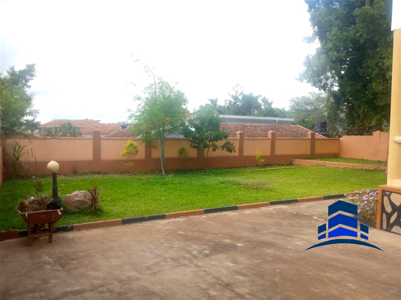 Villa for rent in Muyenga Kampala