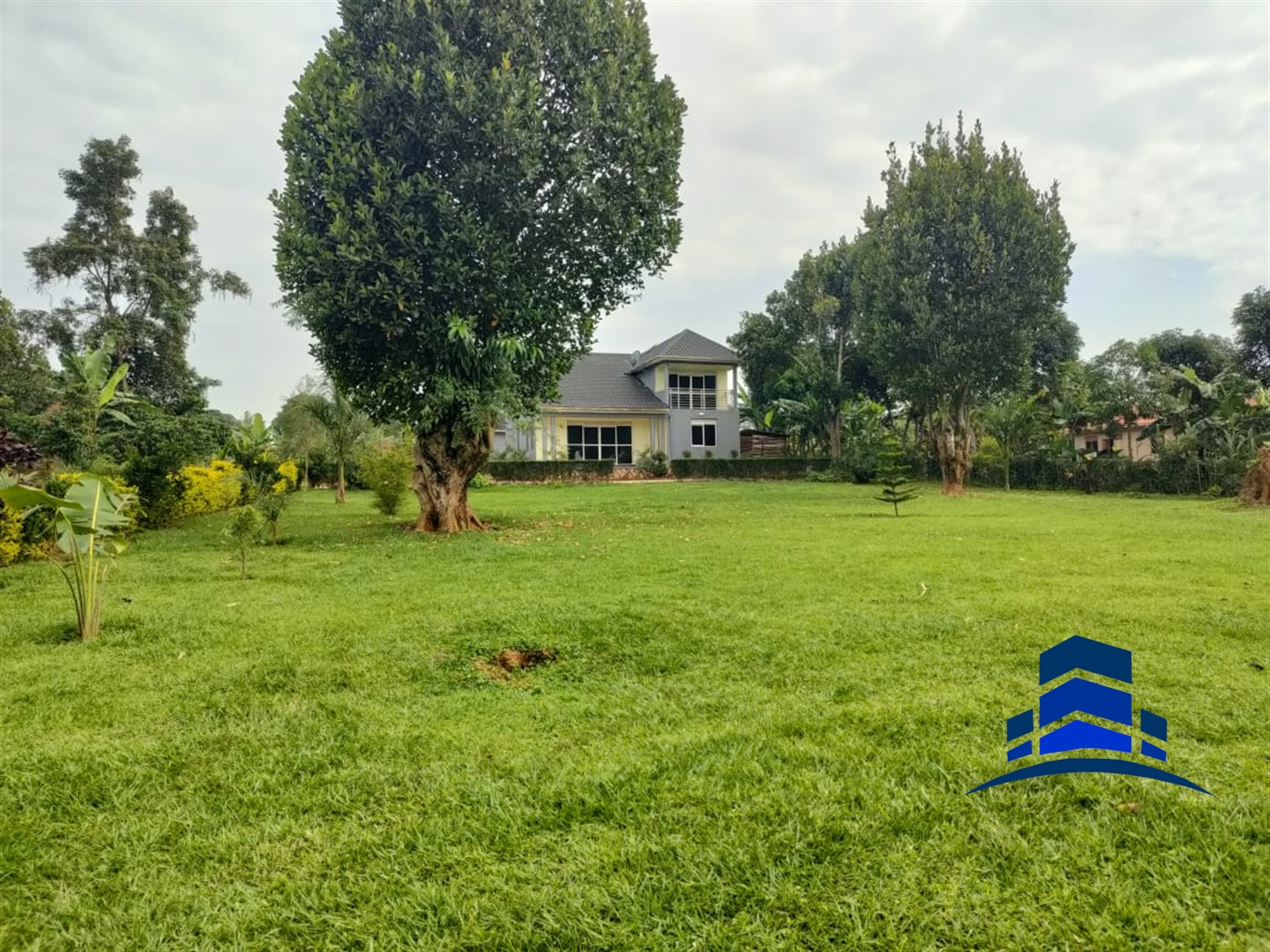 Villa for sale in Katubwe Wakiso