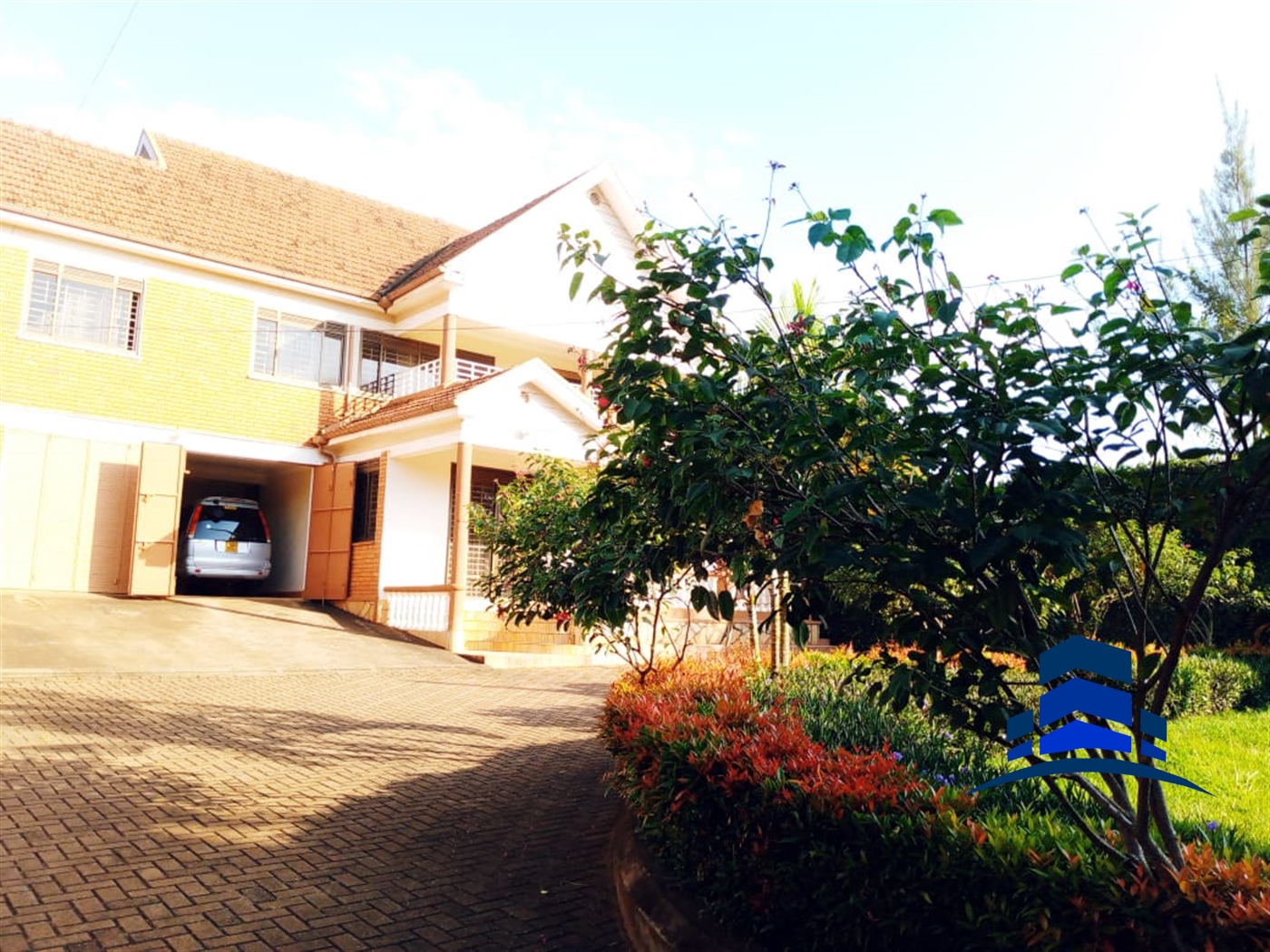Villa for sale in Bukoto Kampala
