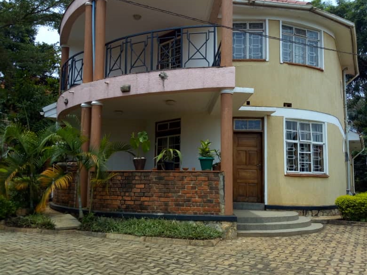 Storeyed house for rent in Naguru Kampala