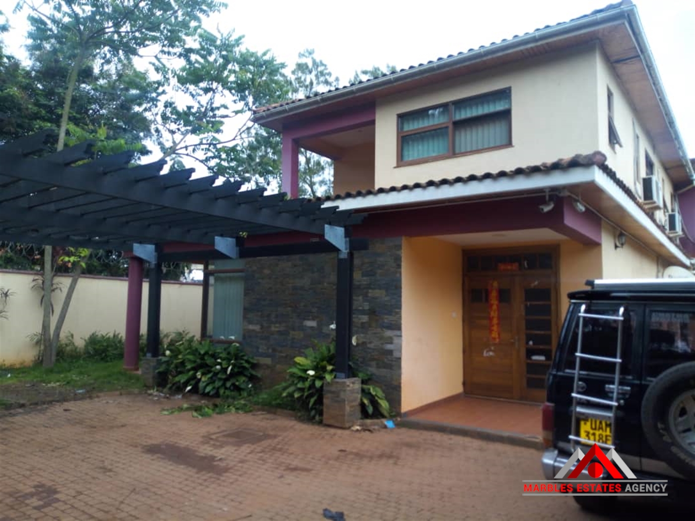 Bungalow for rent in Bugoloobi Kampala