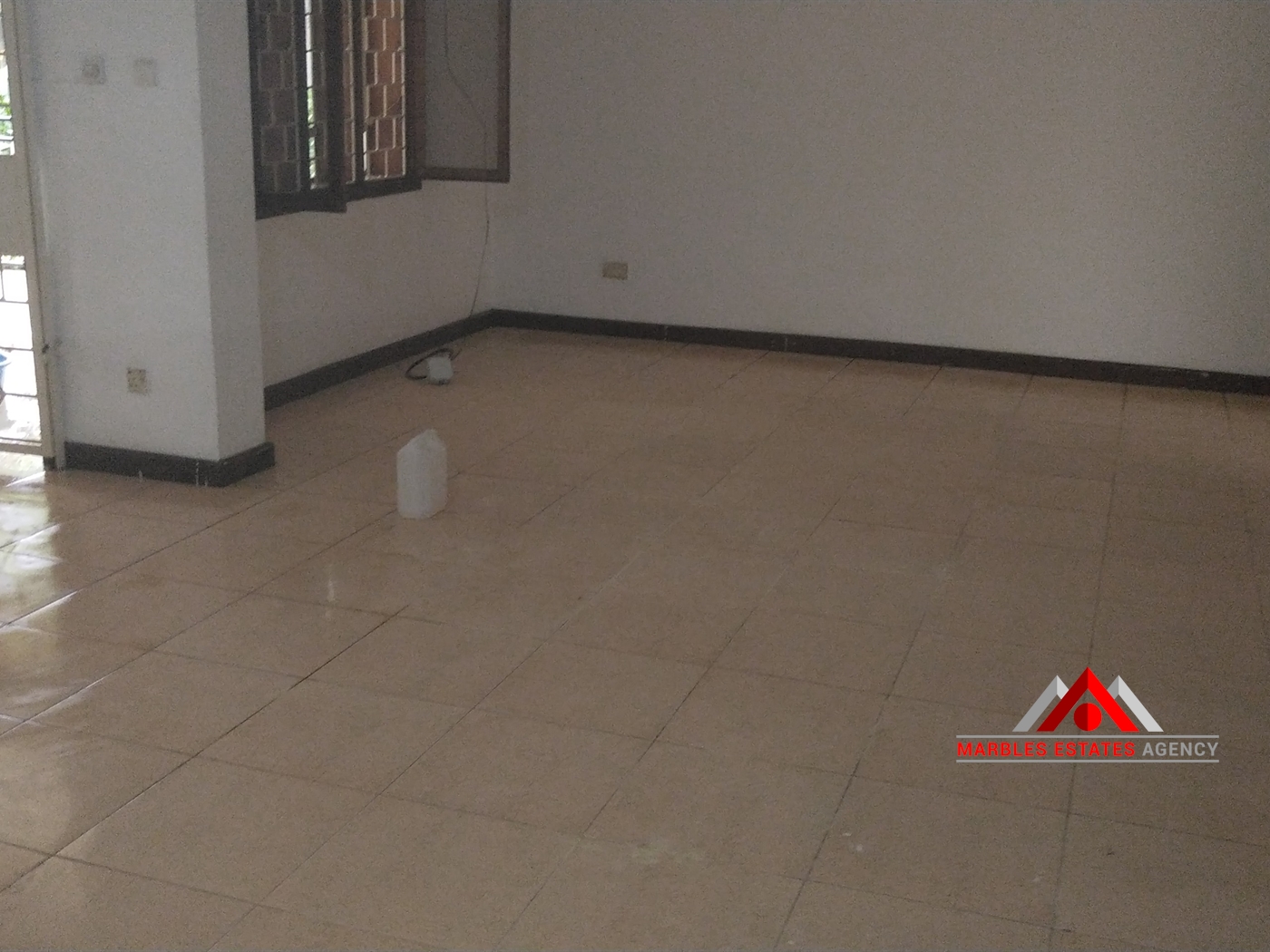 Storeyed house for rent in Bugoloobi Kampala