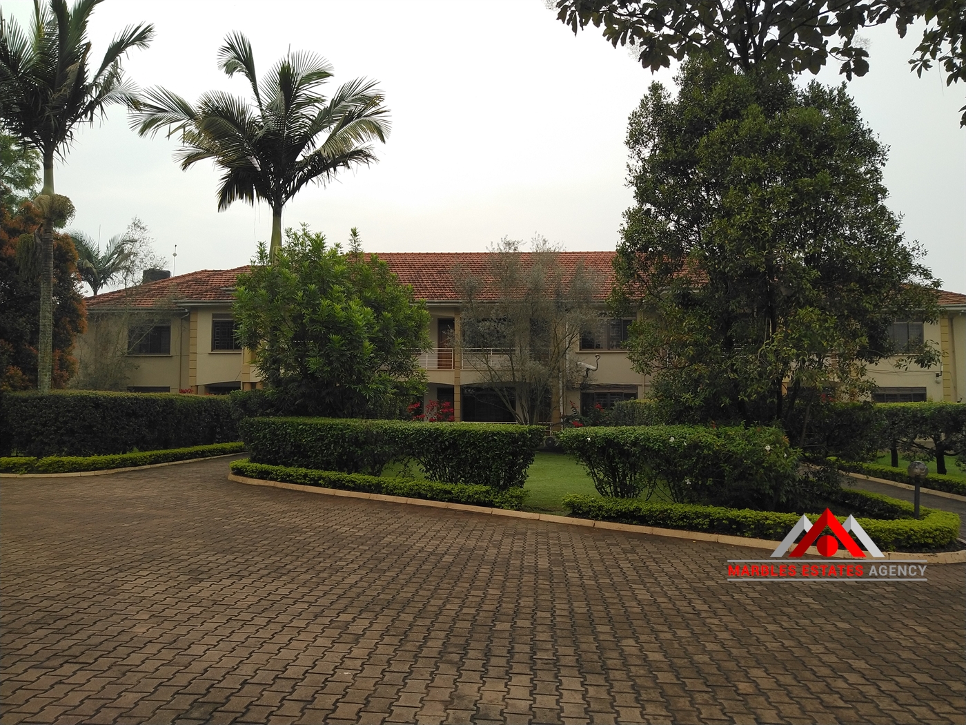 Storeyed house for rent in Bugoloobi Kampala