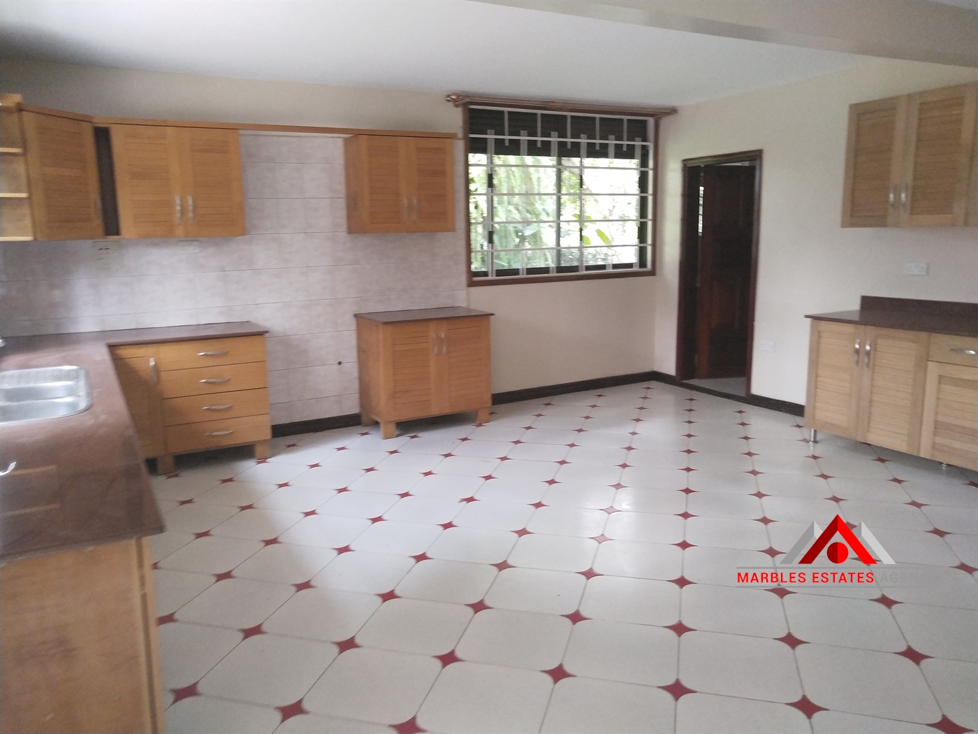 Bungalow for rent in Muyenga Kampala