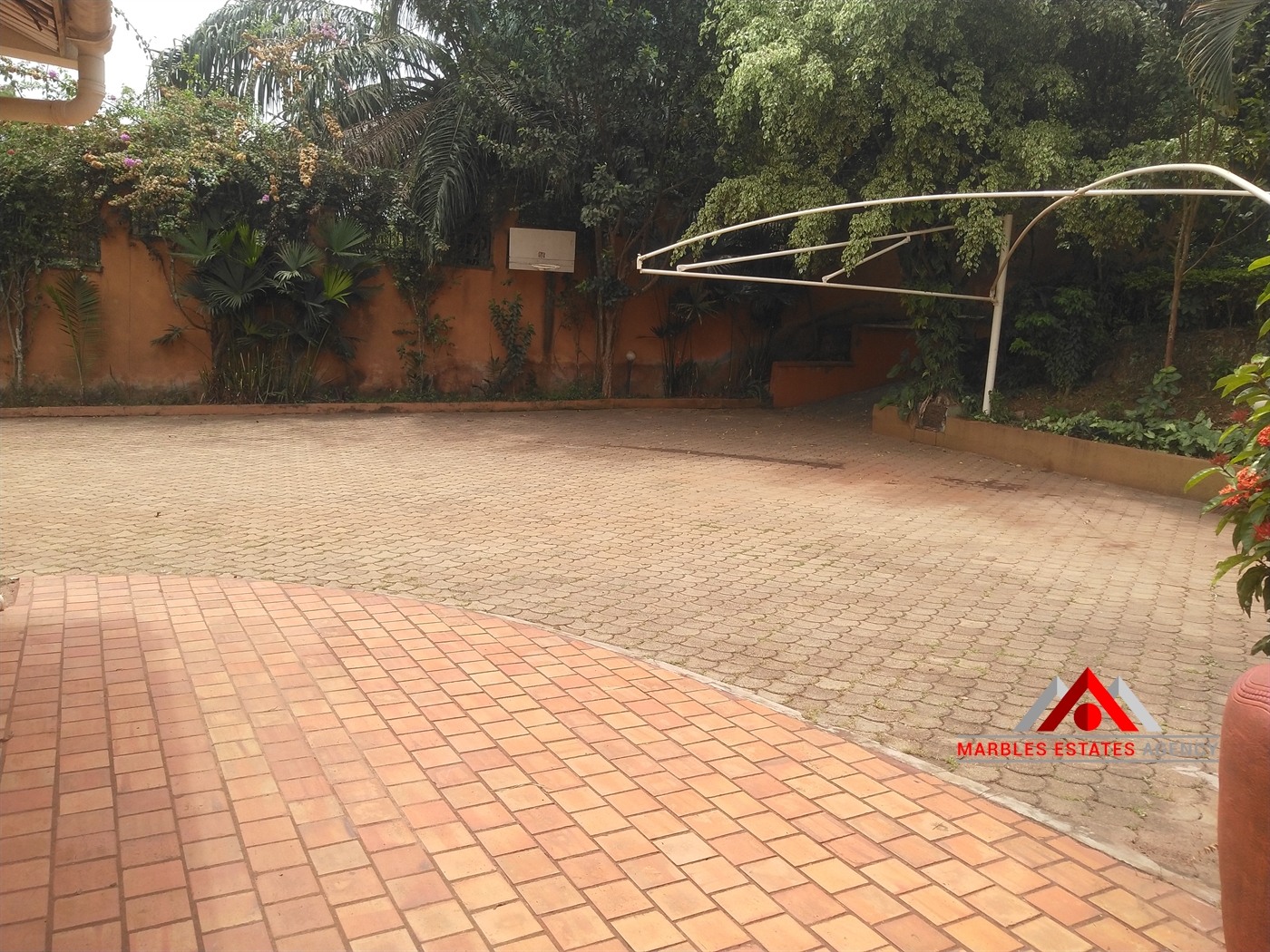 Bungalow for sale in Kololo Kampala