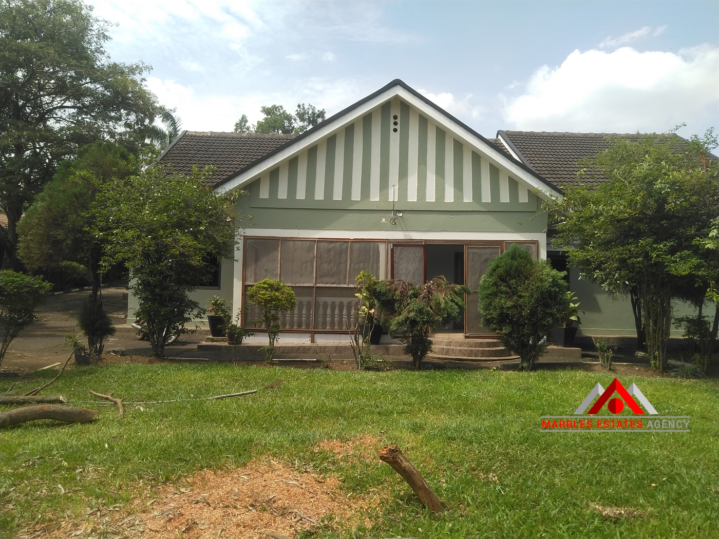 Bungalow for sale in Bugoloobi Kampala