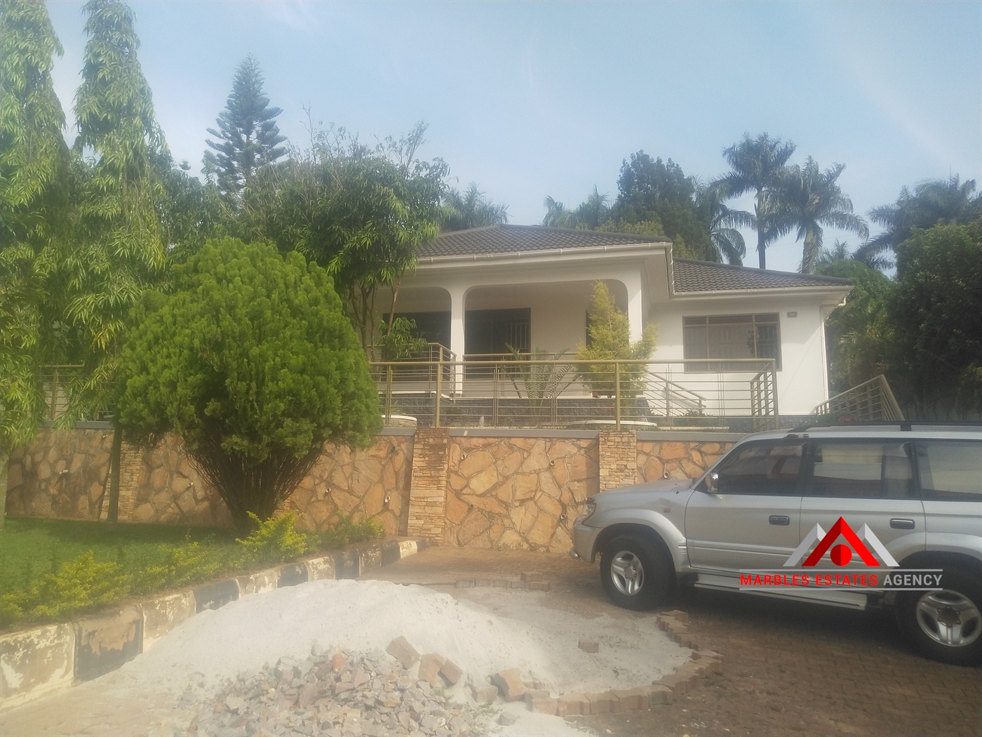 Bungalow for rent in Mbuya Kampala