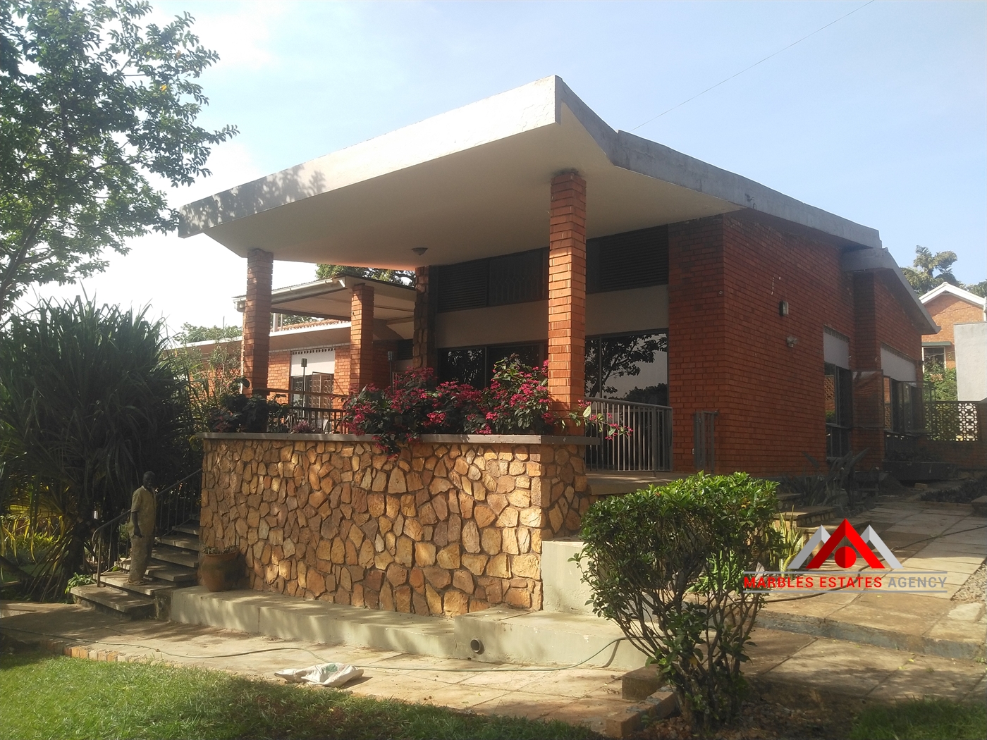 Duplex for rent in Mbuya Kampala