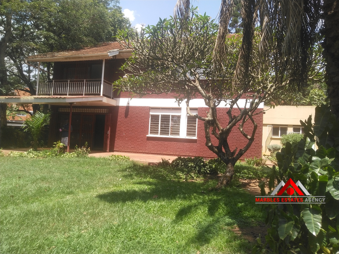 Storeyed house for rent in Bugoloobi Kampala