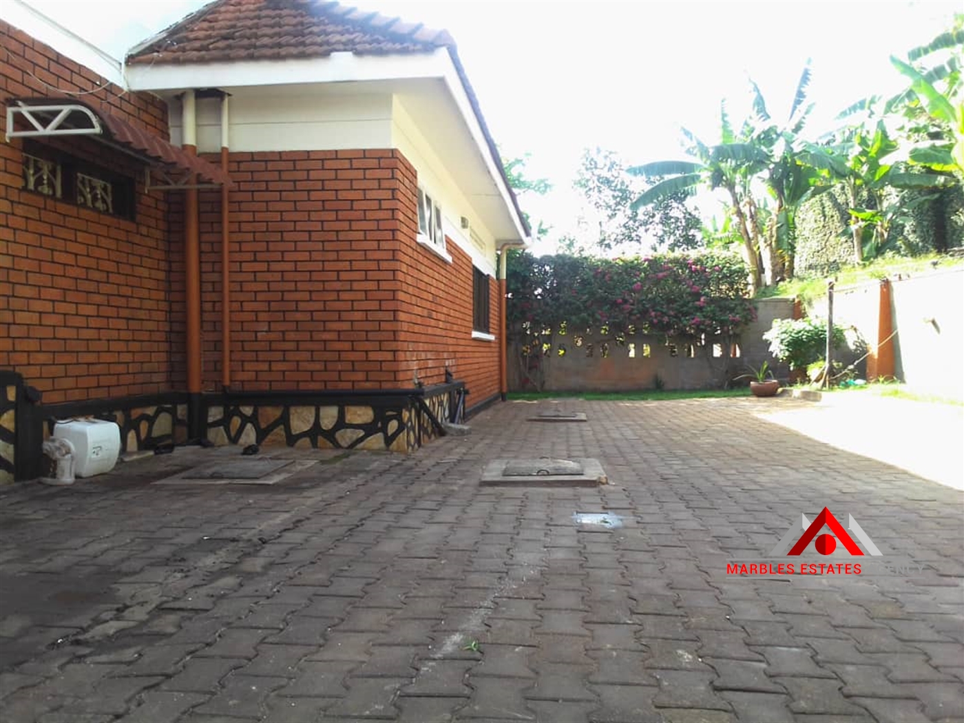 Commercial block for rent in Mbuya Kampala