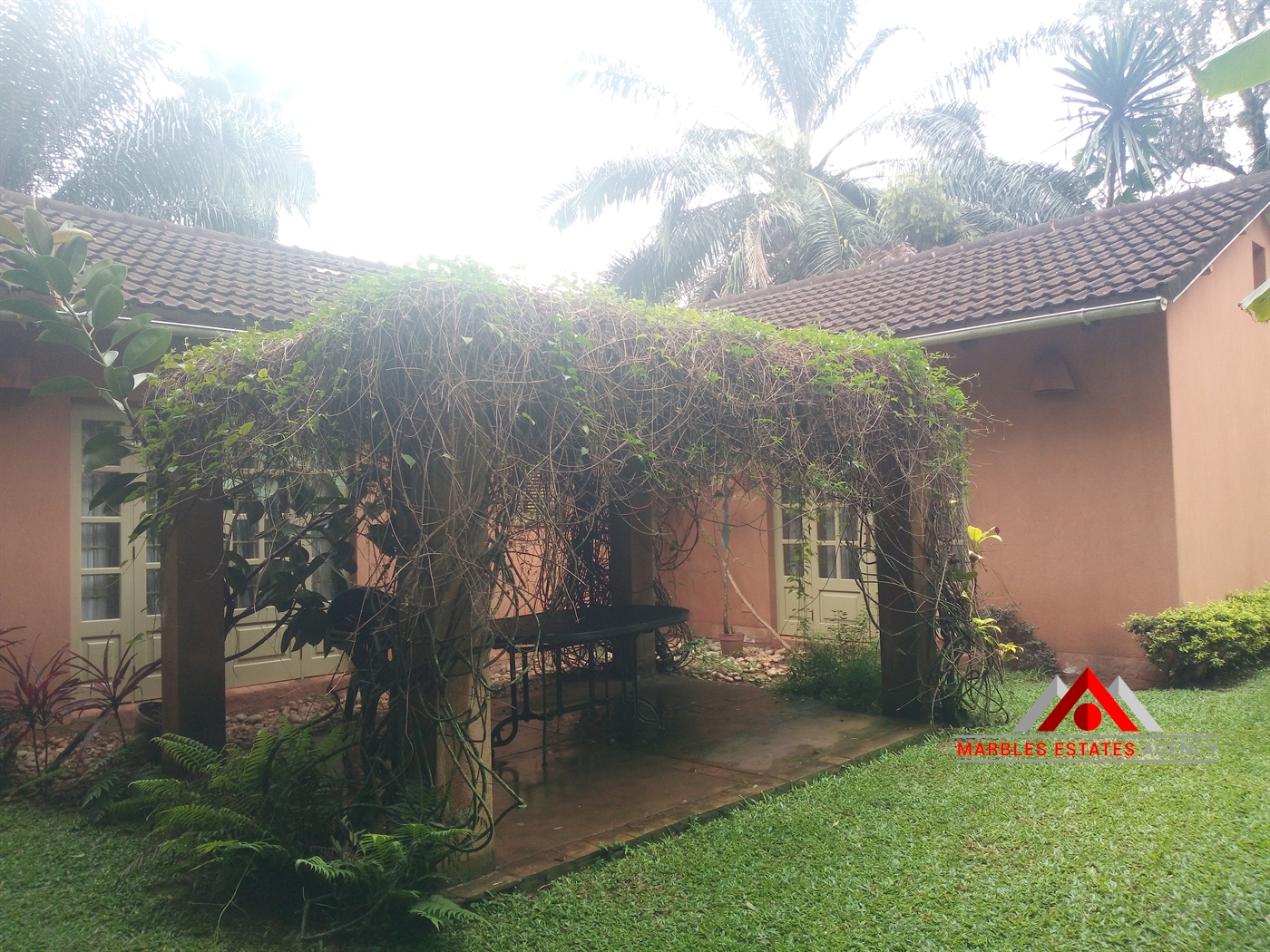 Storeyed house for sale in Bugoloobi Kampala