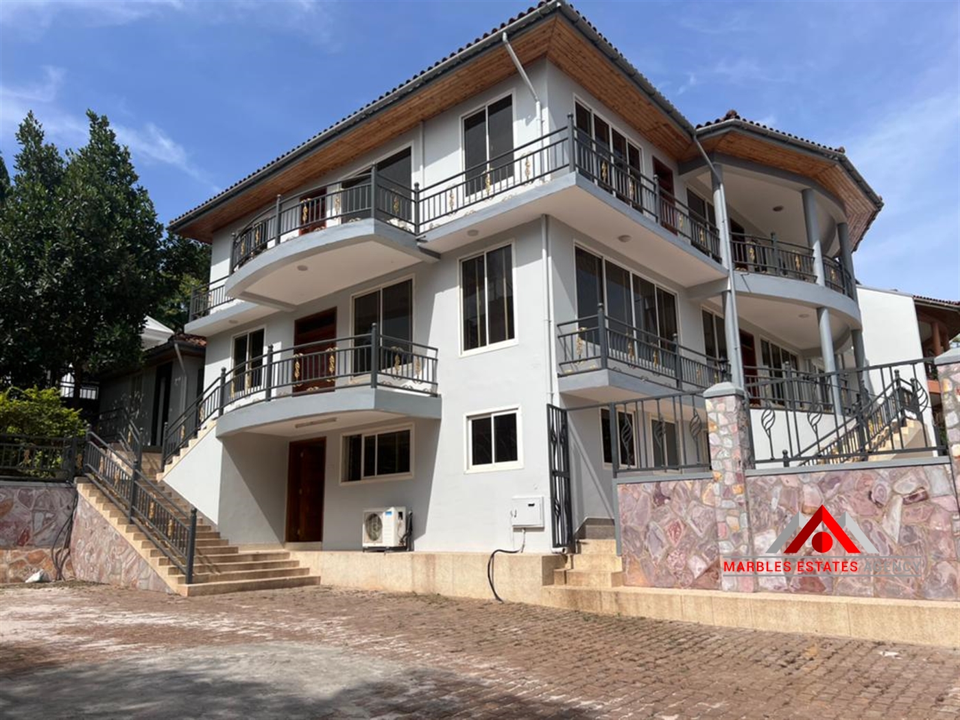 Storeyed house for rent in Kololo Kampala