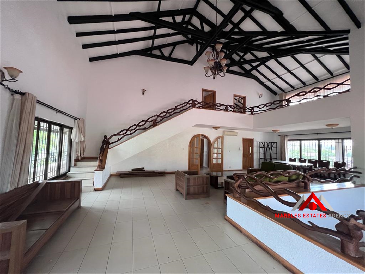 Penthouse for rent in Bugoloobi Kampala