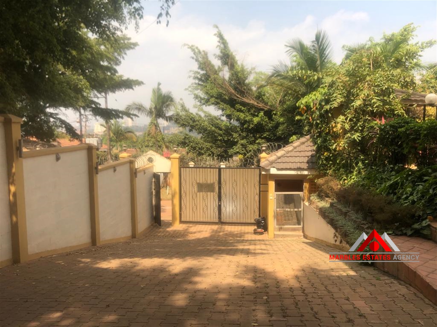 Bungalow for rent in Kololo Kampala