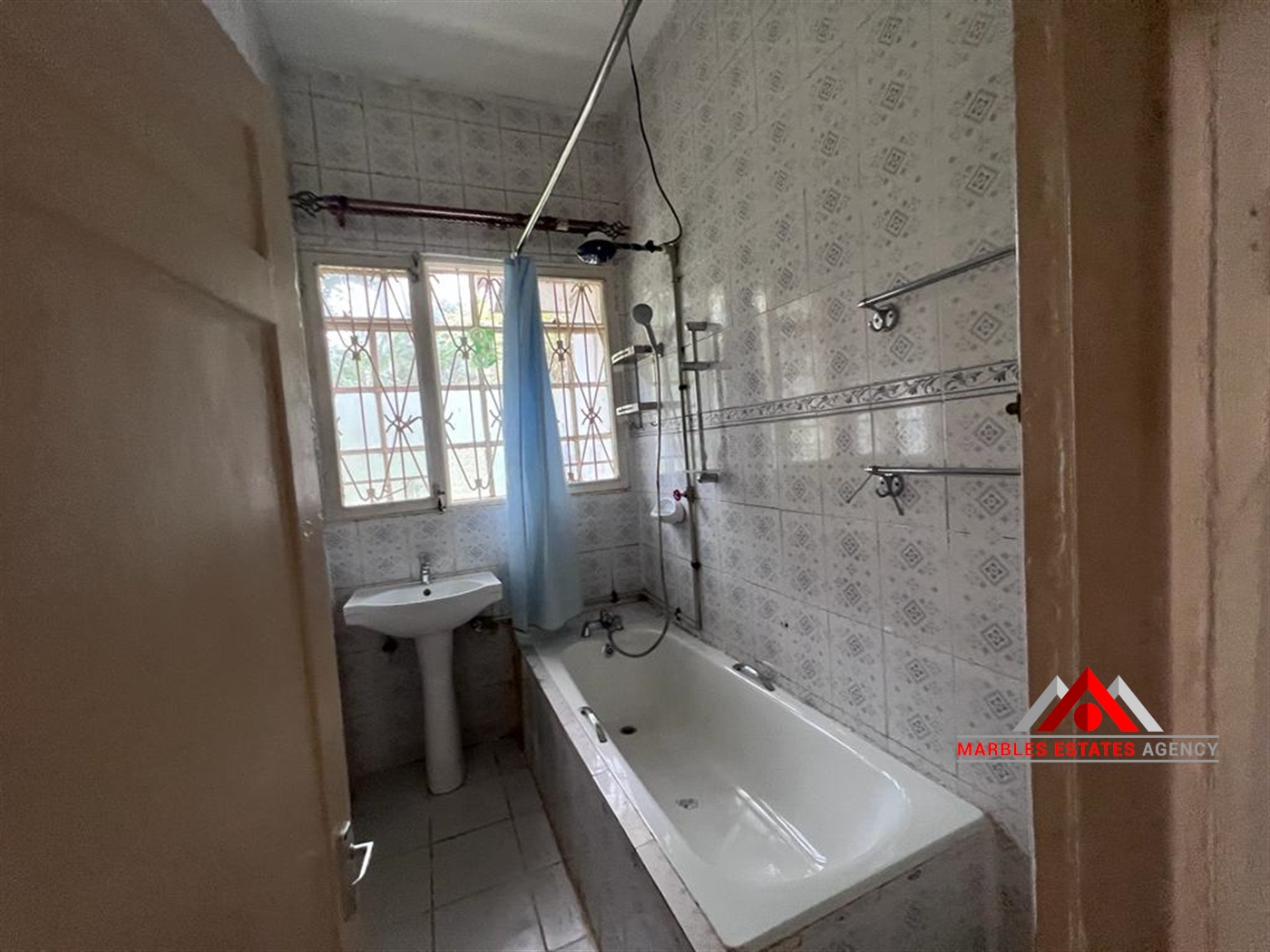 Bungalow for rent in Kololo Kampala