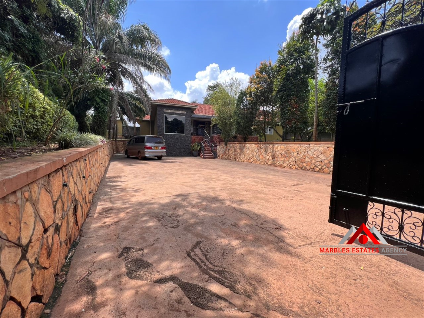 Bungalow for rent in Bbunga Kampala