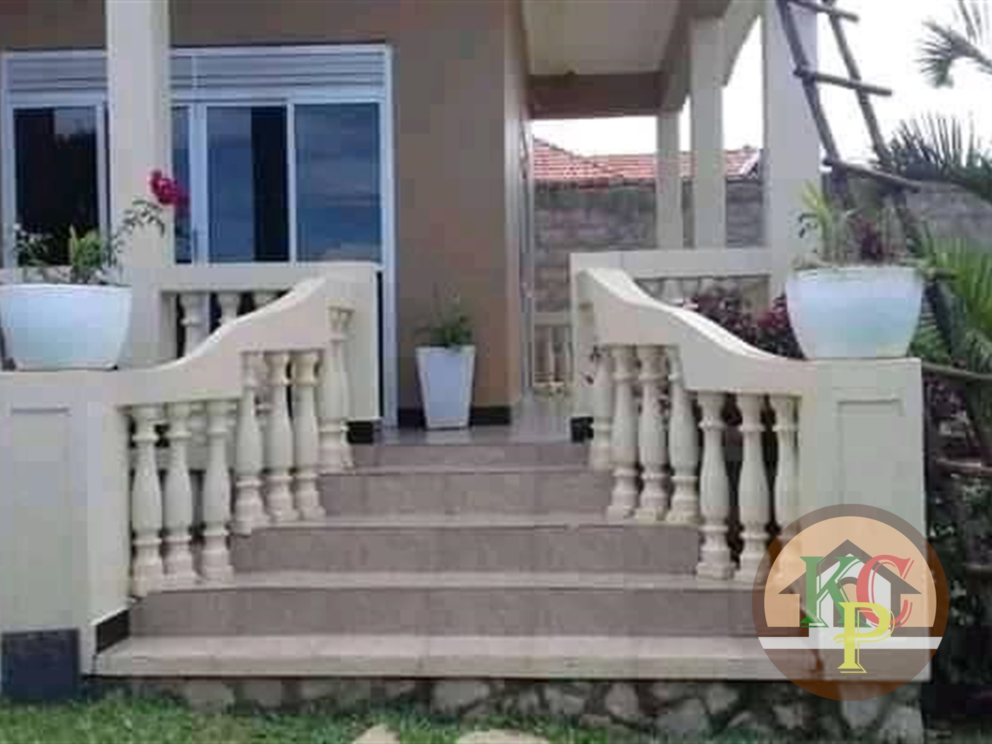 Semi Detached for rent in Muyenga Kampala