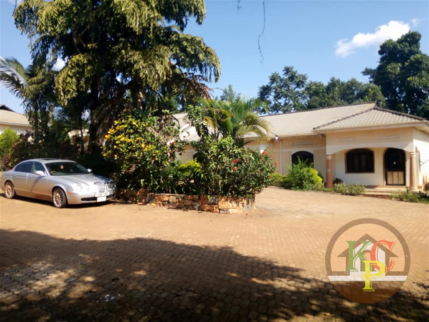 Semi Detached for rent in Bweyogerere Wakiso