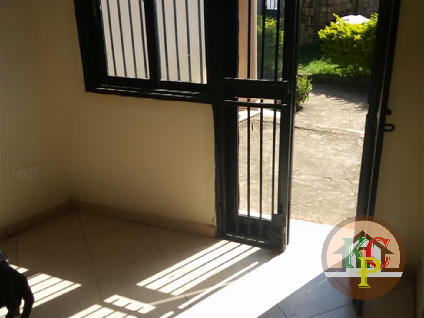 Semi Detached for rent in Bweyogerere Wakiso