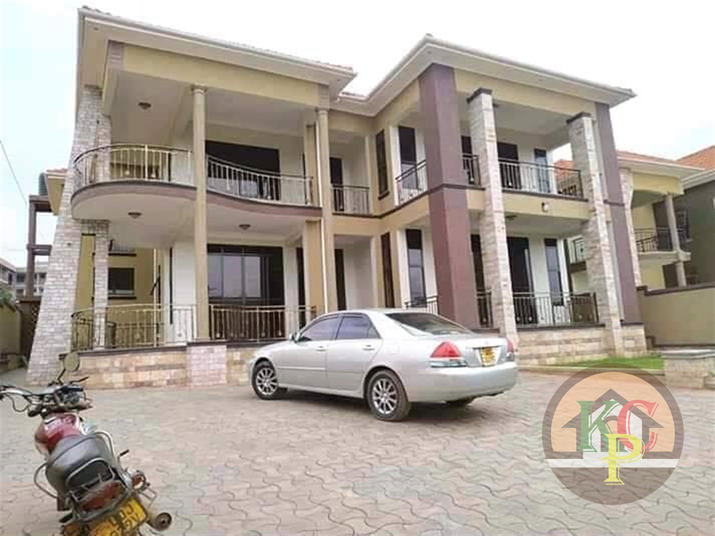 Mansion for sale in Kira Wakiso