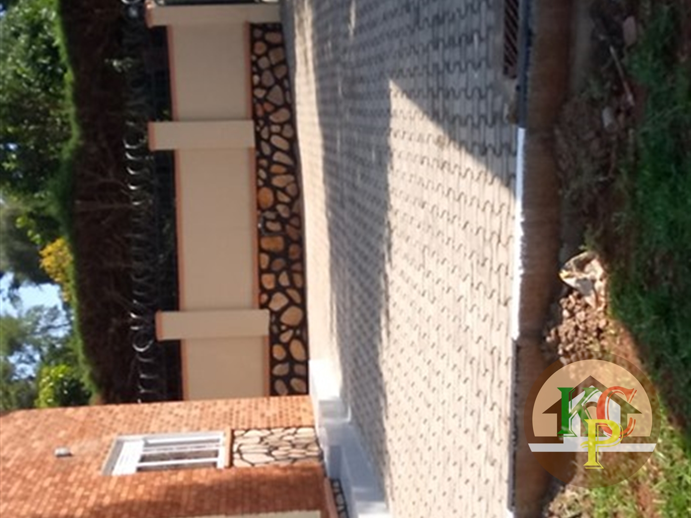 Bungalow for rent in Kansanga Kampala