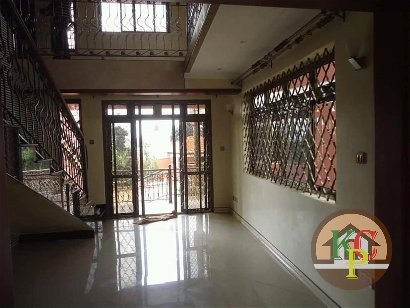 Mansion for rent in Kisaasi Kampala