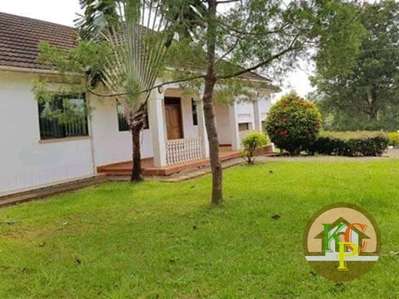 Mansion for rent in Bugoloobi Kampala