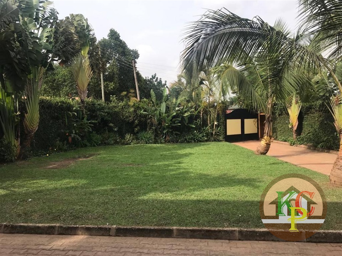 Mansion for rent in Muyenga Kampala