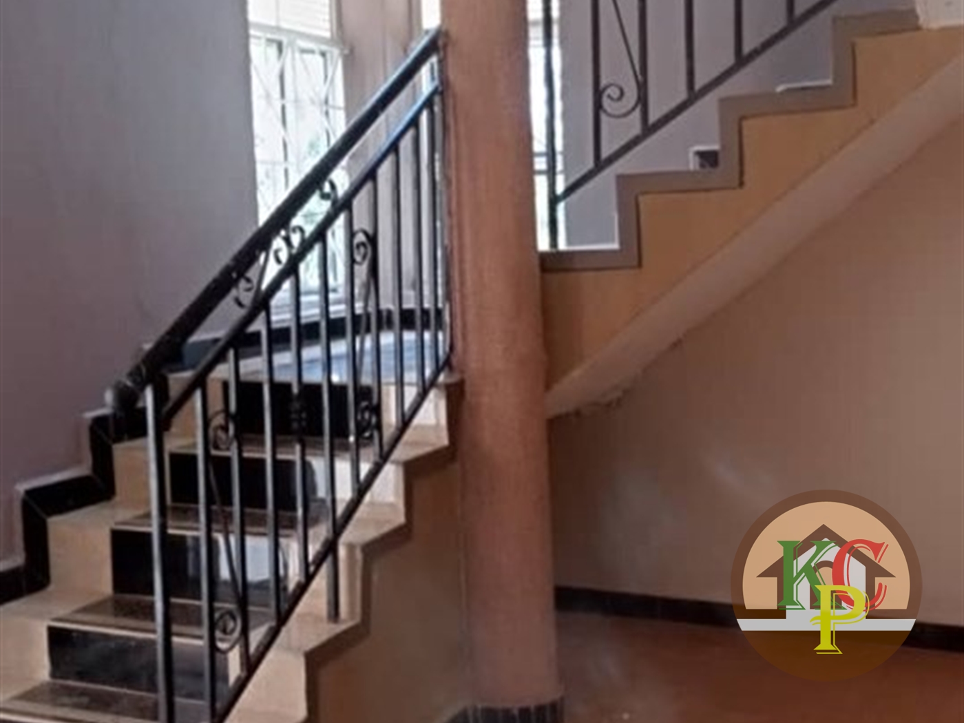 Mansion for sale in Kira Wakiso