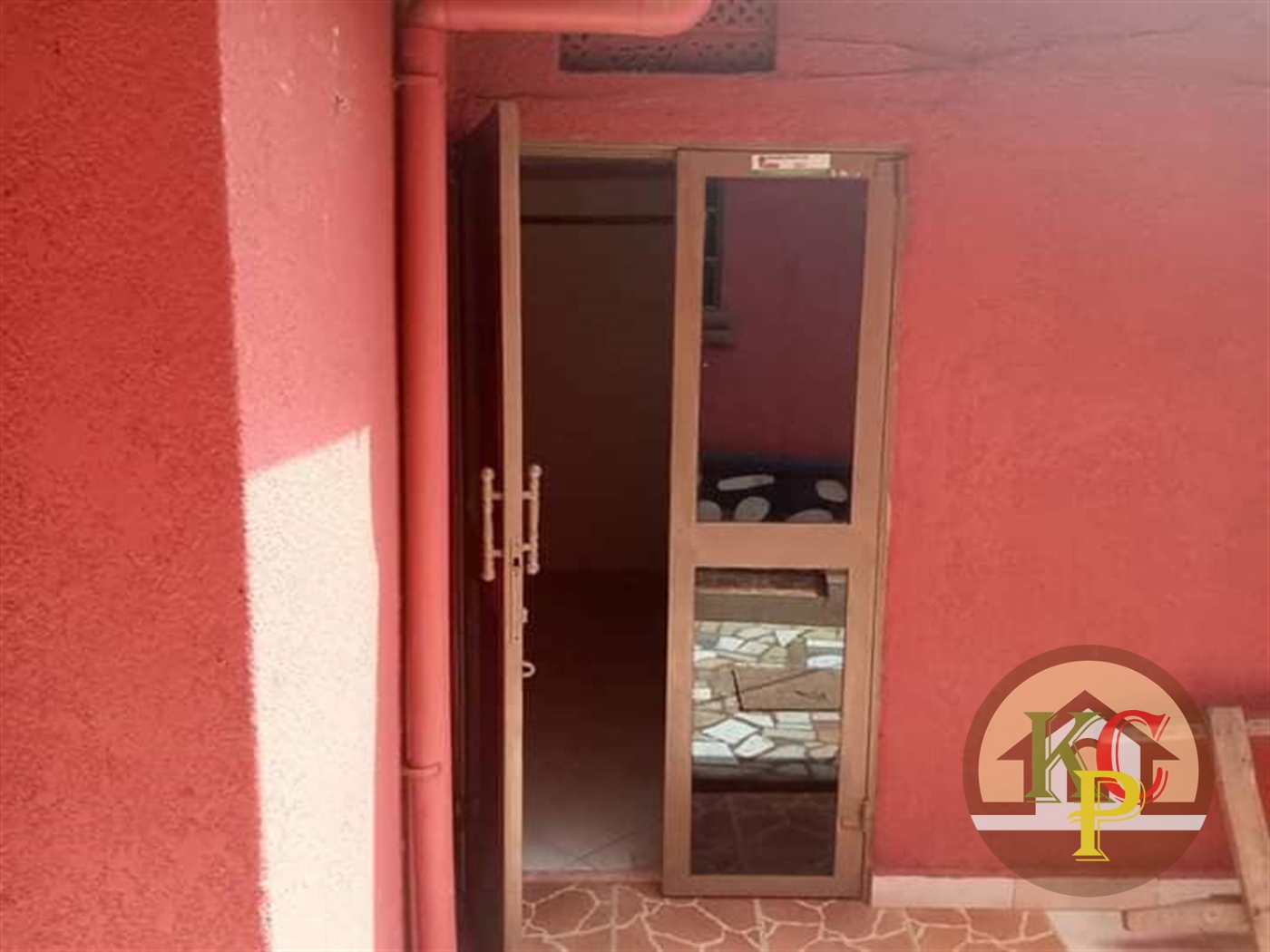 Semi Detached for rent in Mpererwe Kampala