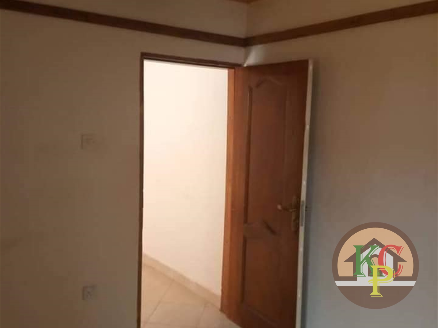 Semi Detached for rent in Mpererwe Kampala