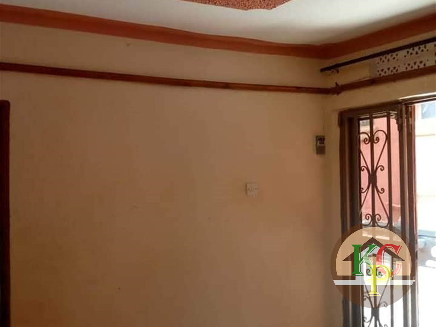 Semi Detached for rent in Mpererwe Kampala