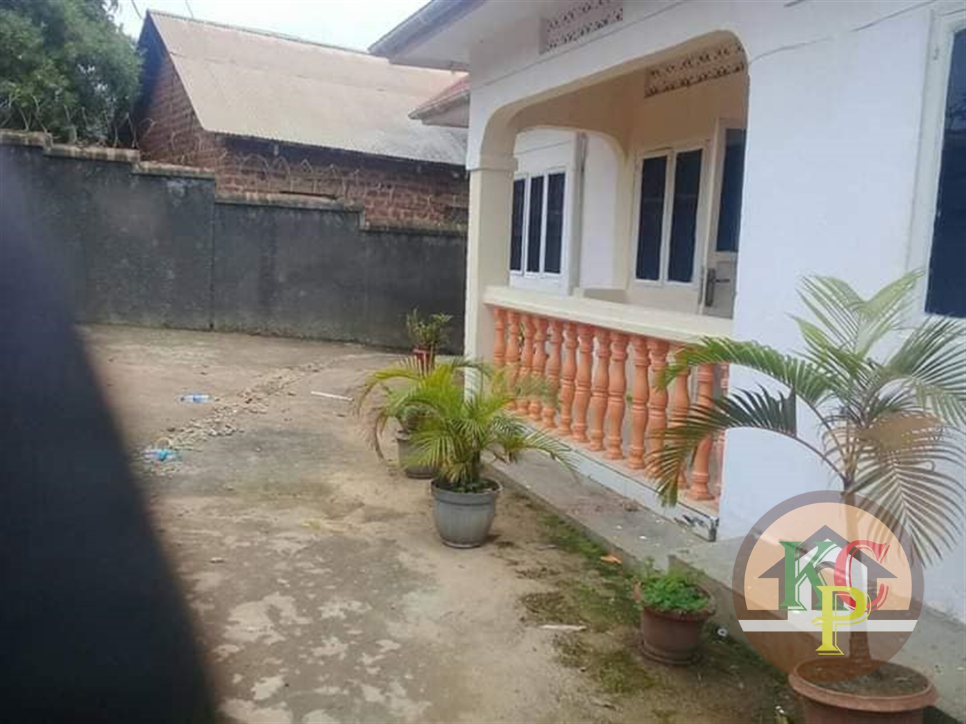 Bungalow for rent in Kanyanya Kampala